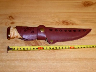 Kero Jaktkniv med fingerskydd